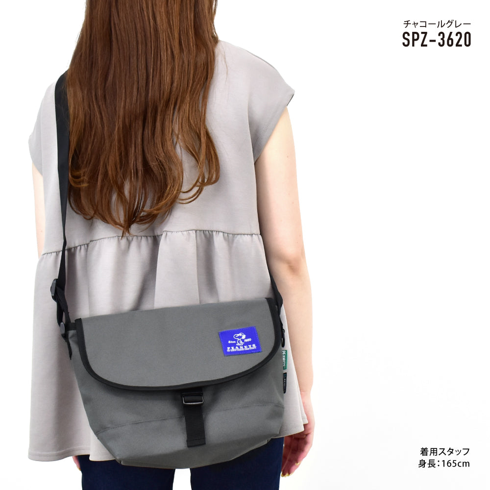 ランナー RUNNER スヌーピー ショルダーバッグ メッセンジャー 撥水 レディース 通勤 通学 旅行 キャラクター チャコールグレー(SPZ-3620) （チャコールグレー(SPZ-3620)） チャコールグレー(SPZ-3620)