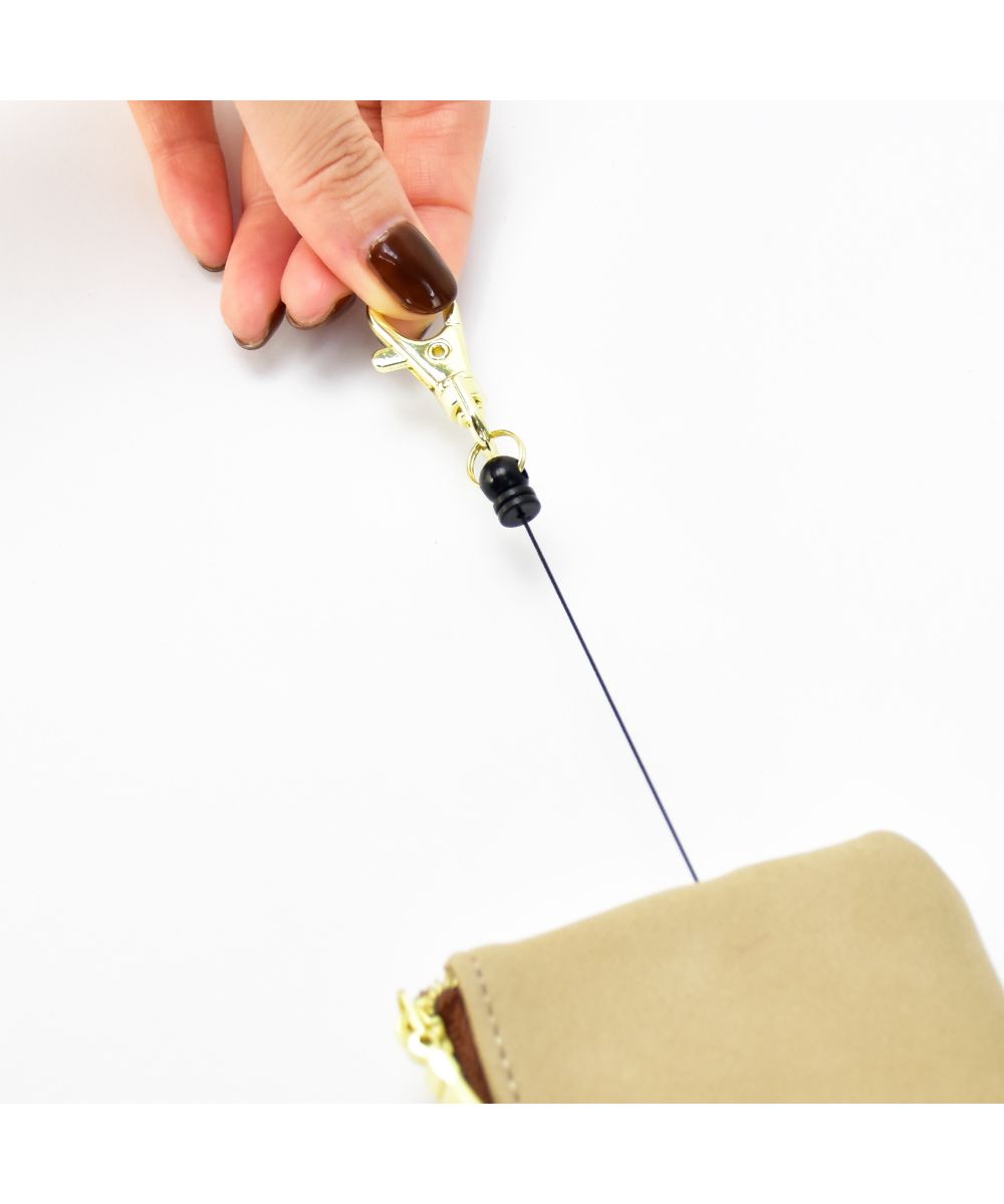 ランナー RUNNER スヌーピー キーケース スマート キー レディース 女子 刺繍 合成皮革 リール式 キーリング カード収納  2枚 キャラクター グッズ カードケース コンパク