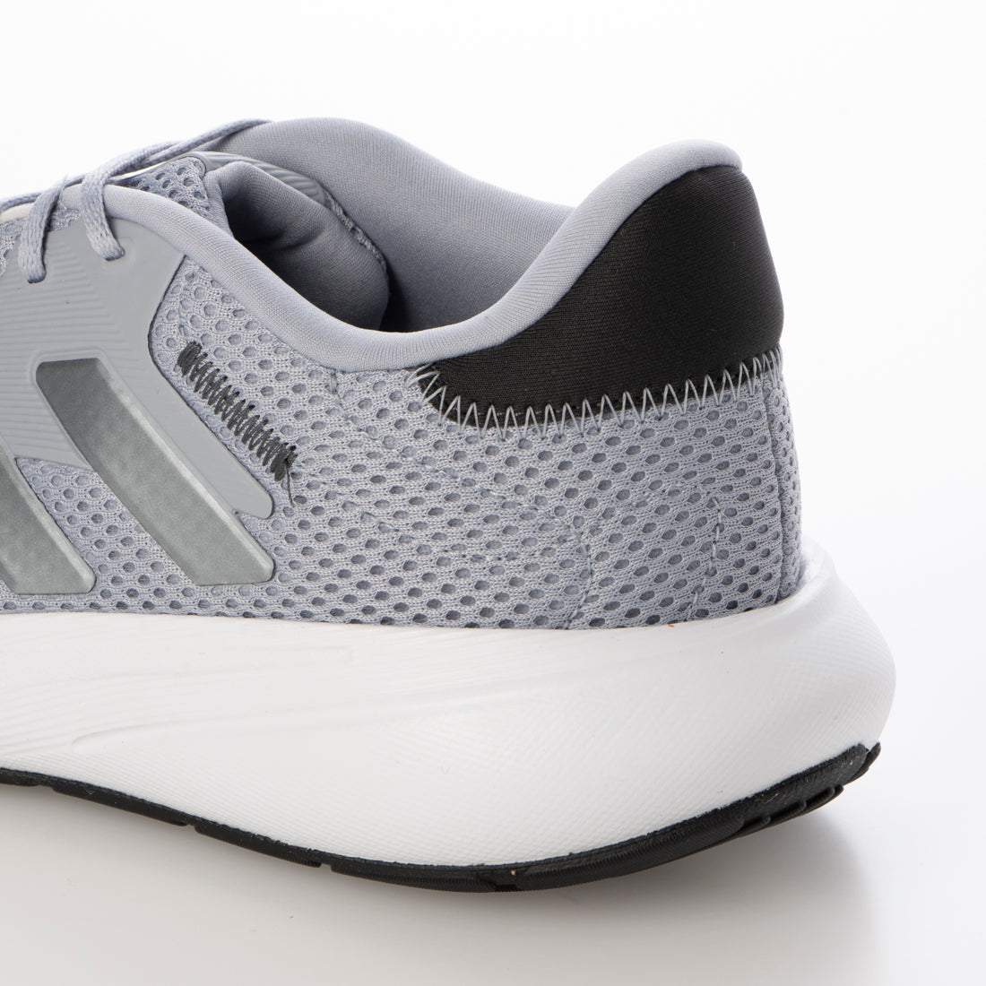 adidas　RESPONSE RUNNER U　IH3578