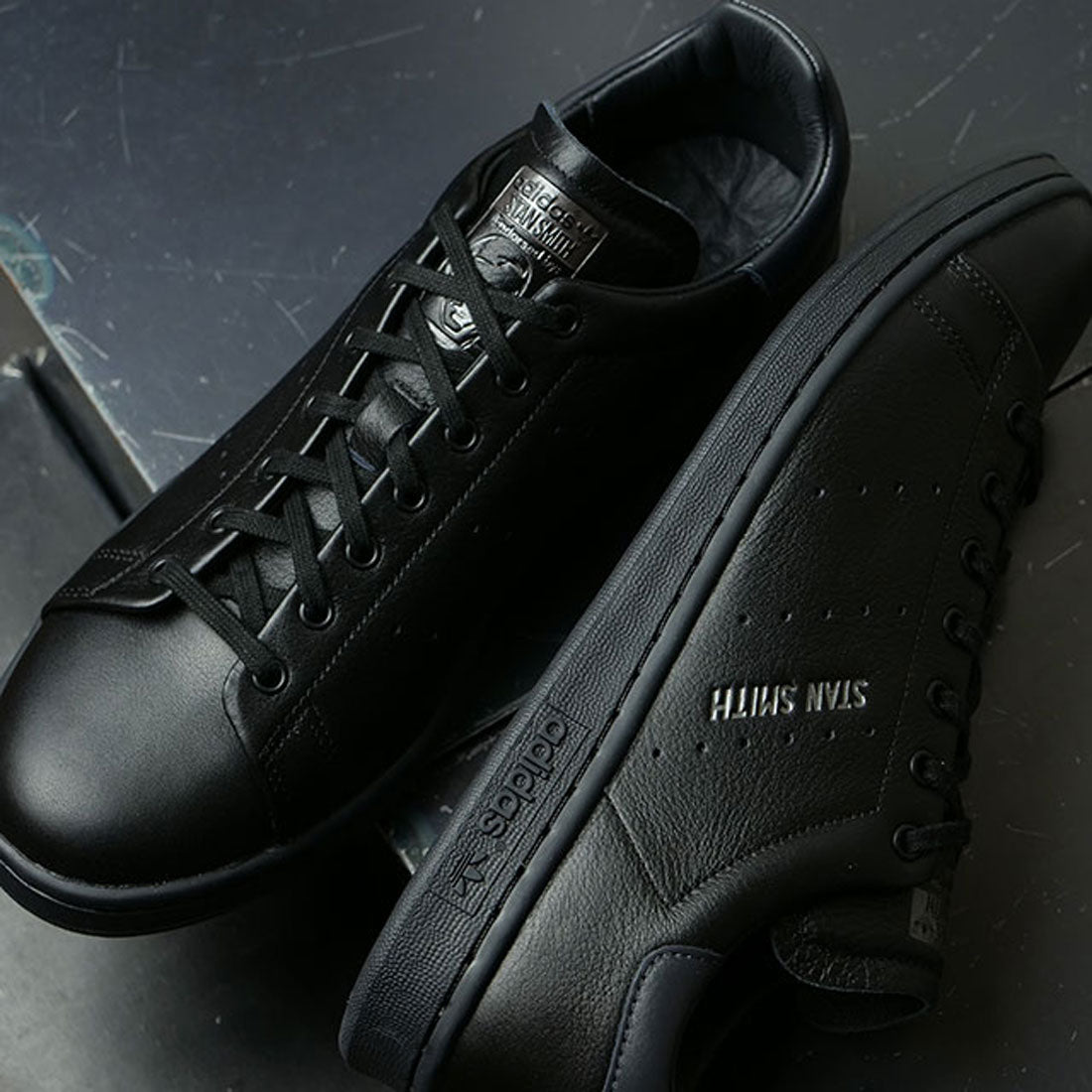 Adidas STAN SMITH LUX Black/Carbon [HQ6787]