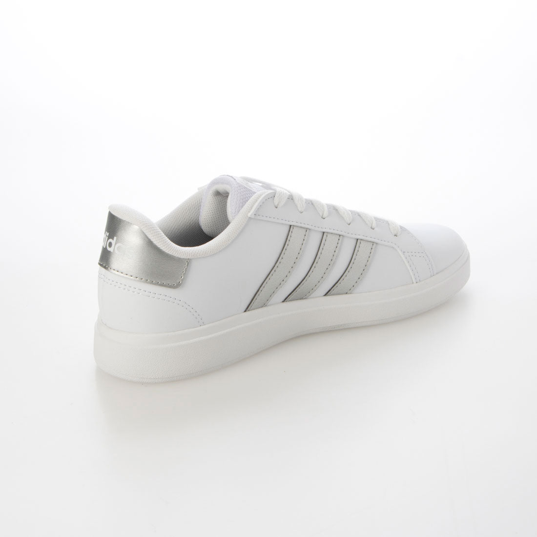 アディダス adidas GRANDCOURT 2.0K（アディダス グランドコート 2.0K） （フットウェアホワイト/マットシルバー/マットシルバー） フットウェアホワイト/マットシルバー/マットシルバー