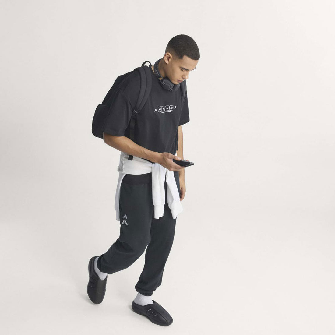 アディダス adidas アンソニー・エドワーズ ワールド オブ ファイブ 半袖Tシャツ（ANTHONY EDWARDS WORLD OF FIVE SHORT-SLEEVE TEE） （Black / White） Black / White