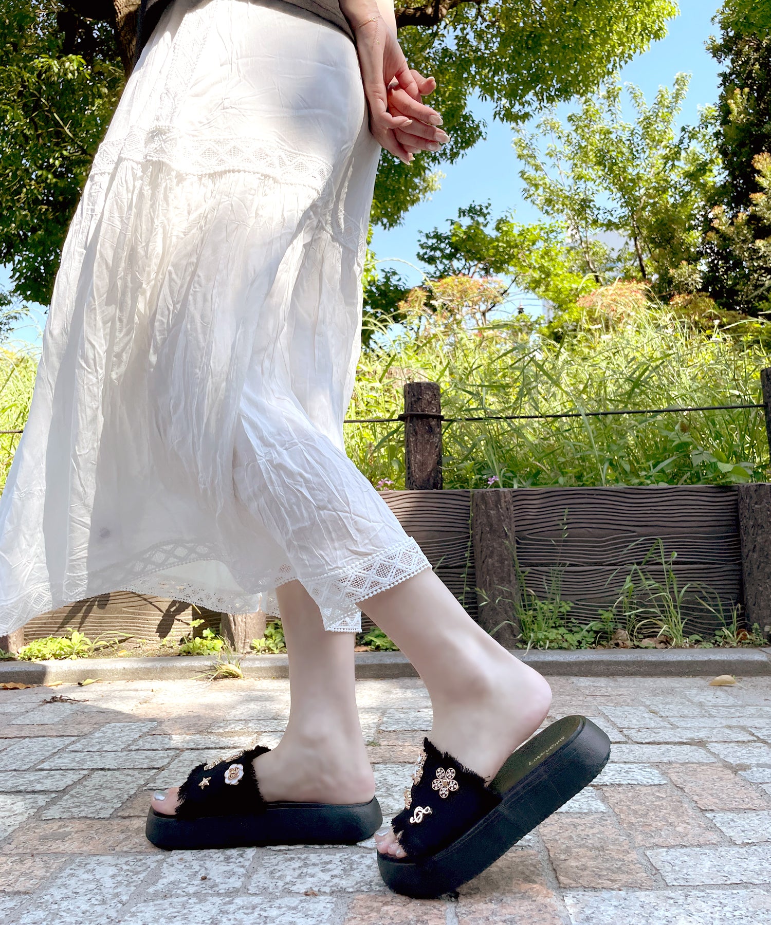 アドット adottona 【軽量】モチーフつきフリンジシャワーサンダル【厚底】 （BLK） BLK