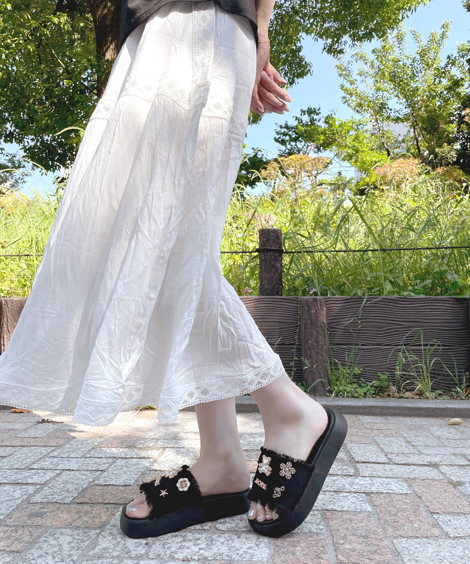 アドット adottona 【軽量】モチーフつきフリンジシャワーサンダル【厚底】 （BLK） BLK