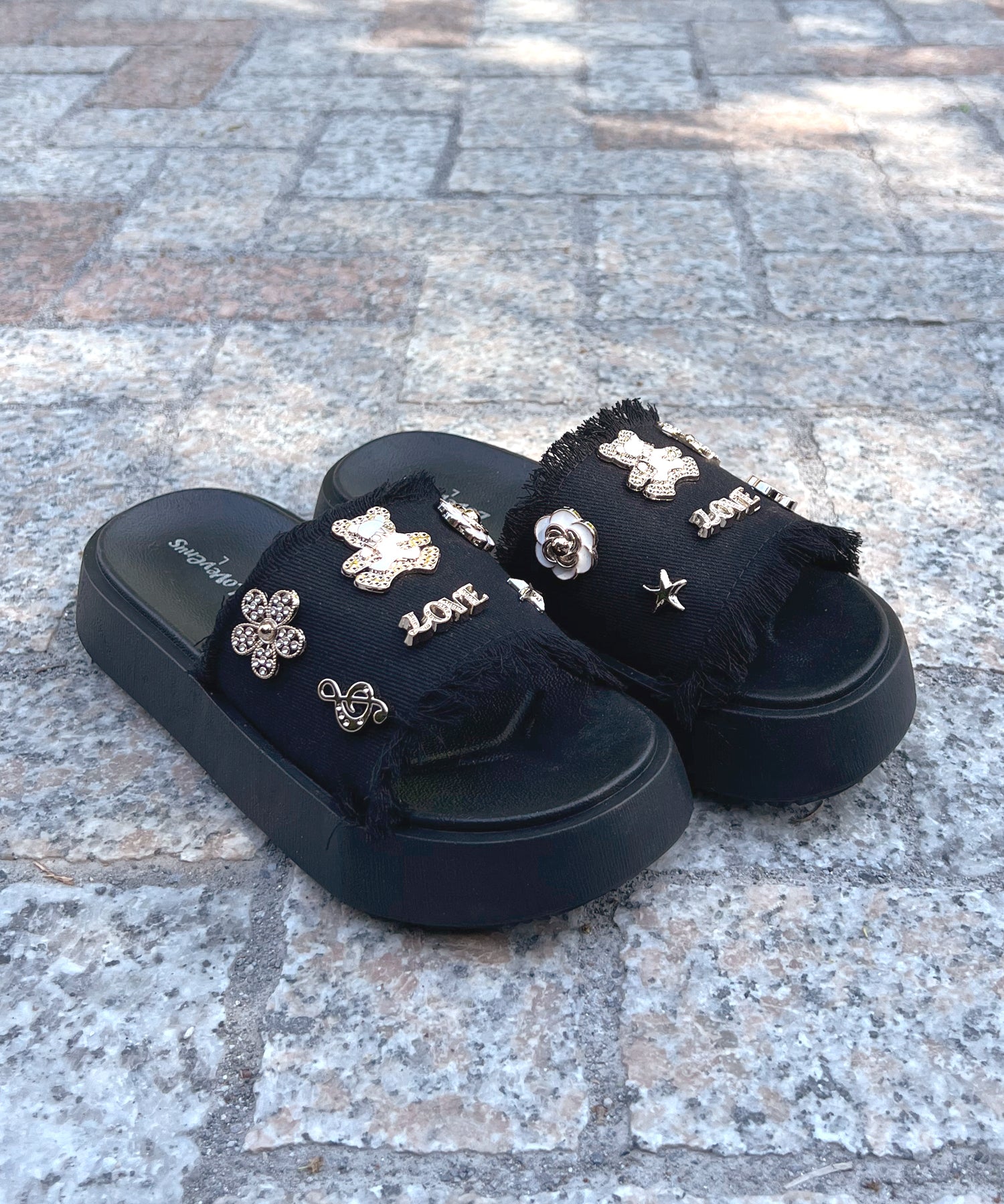 アドット adottona 【軽量】モチーフつきフリンジシャワーサンダル【厚底】 （BLK） BLK