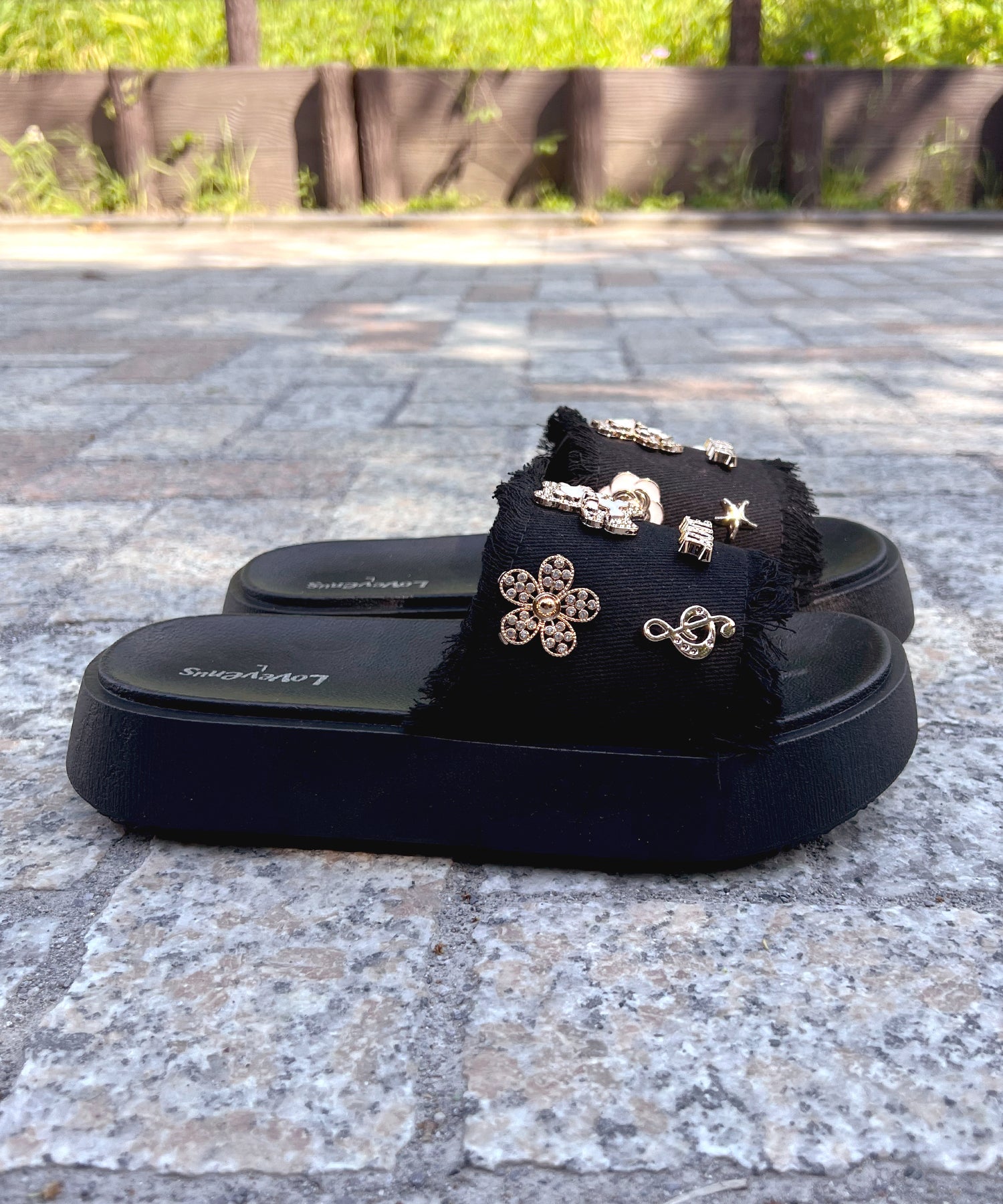 アドット adottona 【軽量】モチーフつきフリンジシャワーサンダル【厚底】 （BLK） BLK