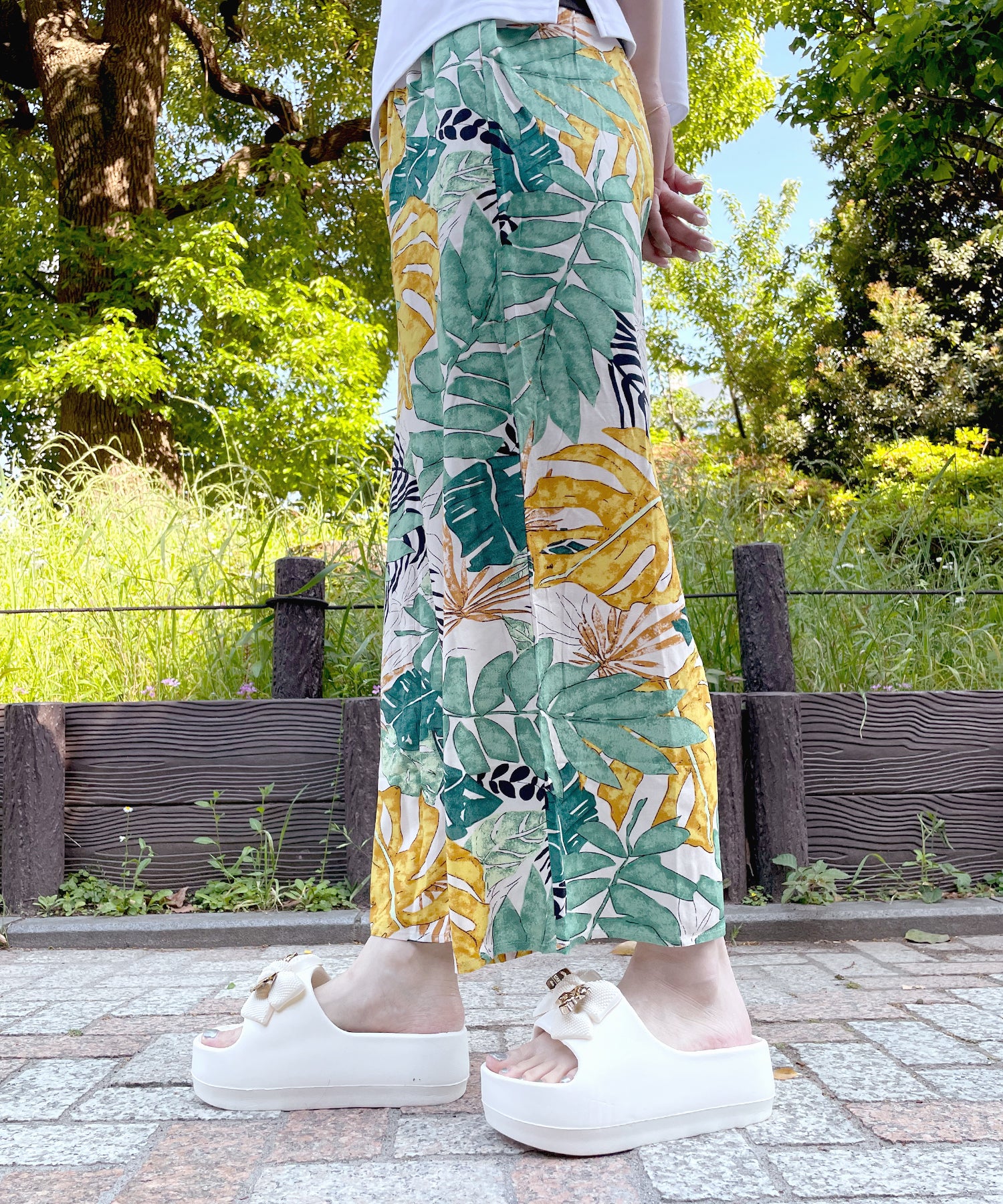 アドット adottona 【軽量】リボンモチーフつき厚底シャワーサンダル （WHT） WHT