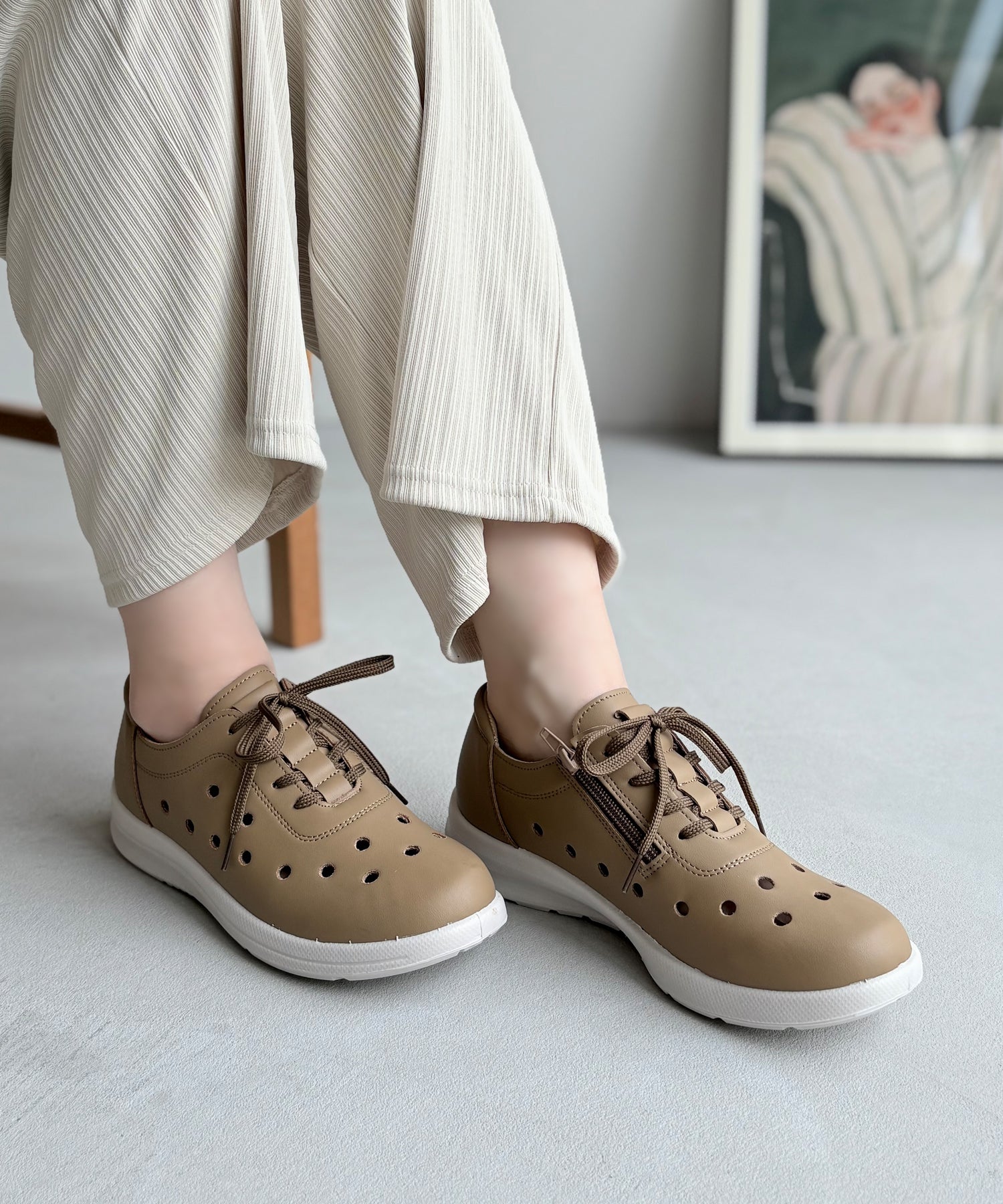 アドット adottona 【軽量】ファスナー付きパンチングコンフォートスニーカー （OAK） OAK