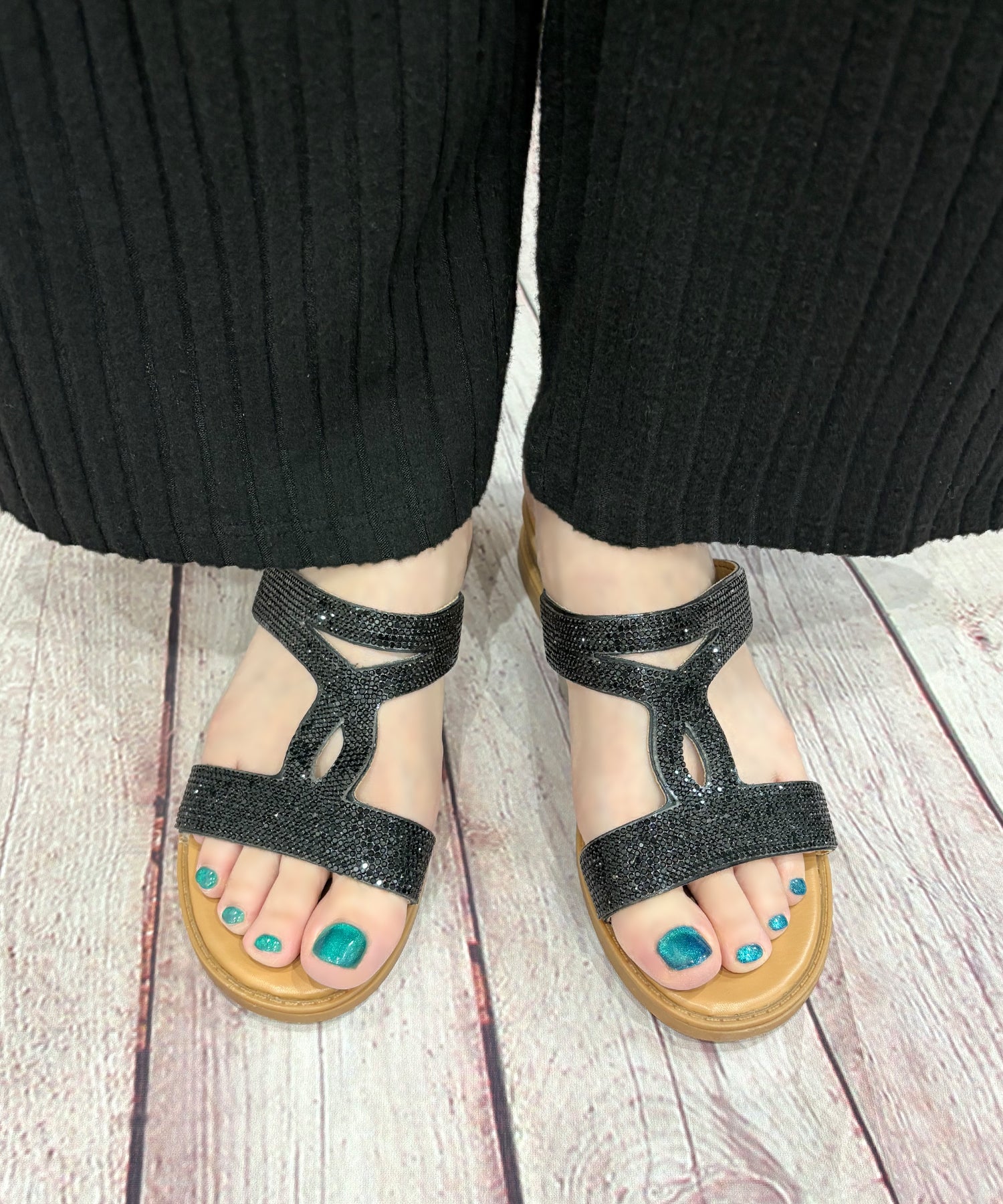 アドット adottona 【3E】ラインストーンナローサンダル （BLK） BLK