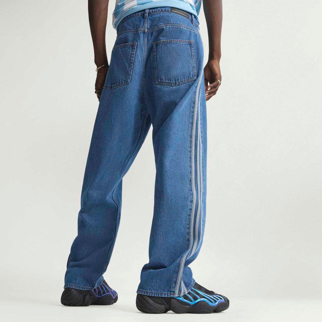 アディダス オリジナルス adidas Originals ファイヤーバード アディカラー デニム パンツ（FIREBIRD ADICOLOR DENIM PANTS） （Medium Vintage Denim） Medium Vintage Denim