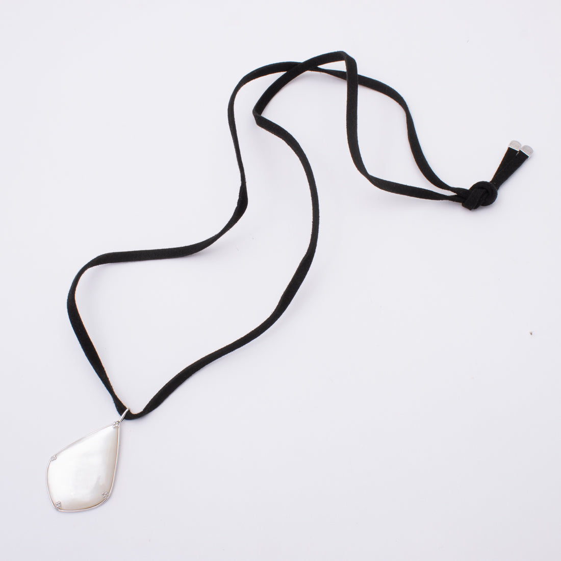 アガタ パリ AGATHA PARIS スカルプチュアル セットストーンズロングネックレス、マザーオブパール／シルバー （Mop/Silver） Mop/Silver