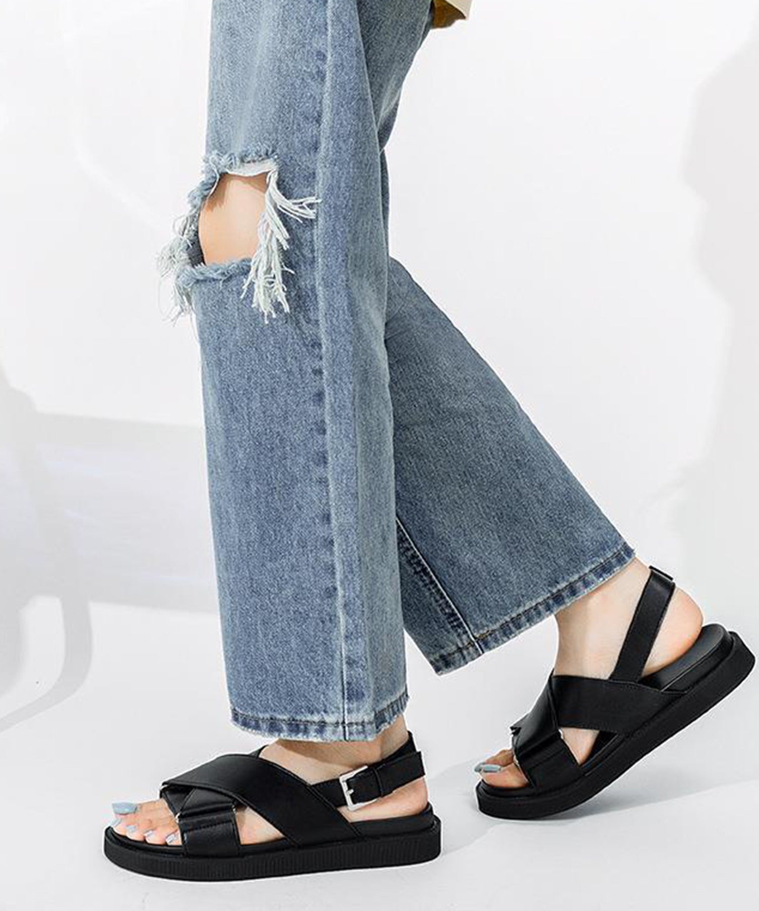 アイモハ aimoha 【shoes365】クロスデザイン バックル付き レザーサンダル （ブラック） ブラック