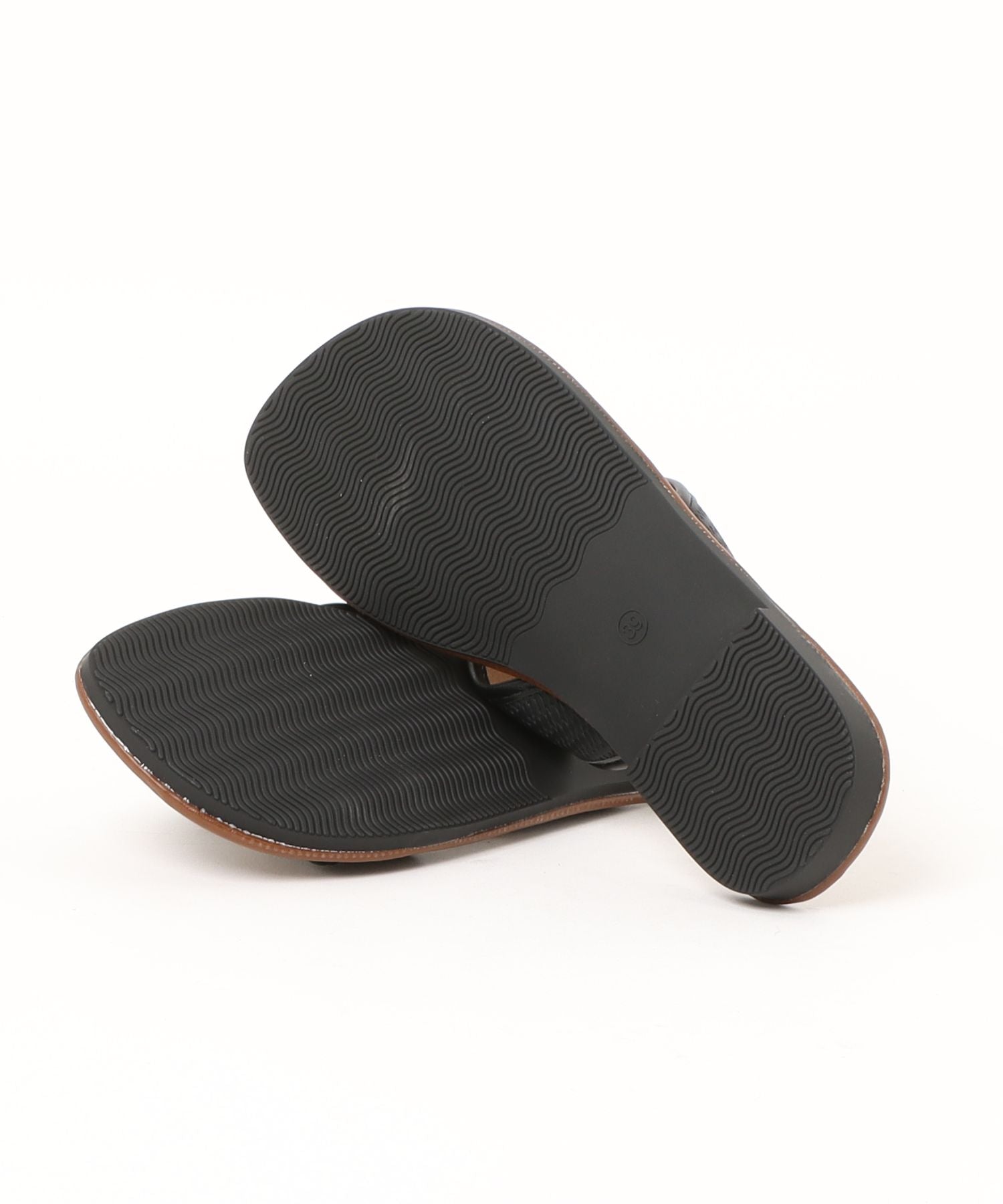 アイモハ aimoha 【shoes 365】編み込みクロスサンダル （ブラック） ブラック