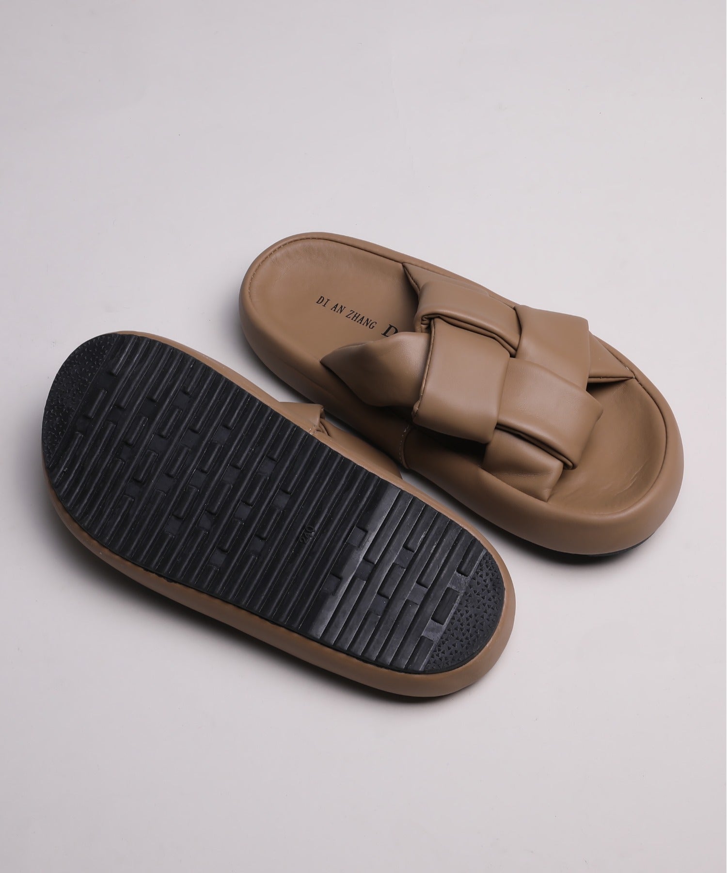 アイモハ aimoha 【shoes365】交差ストラップデザインサンダル （ベージュ） ベージュ