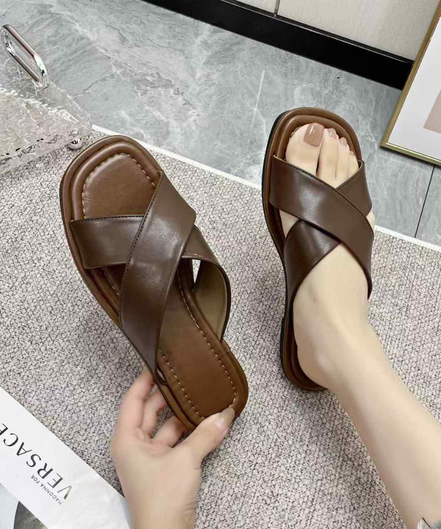アイモハ aimoha 【shoes 365】クロスストラップサンダル （チョコ） チョコ
