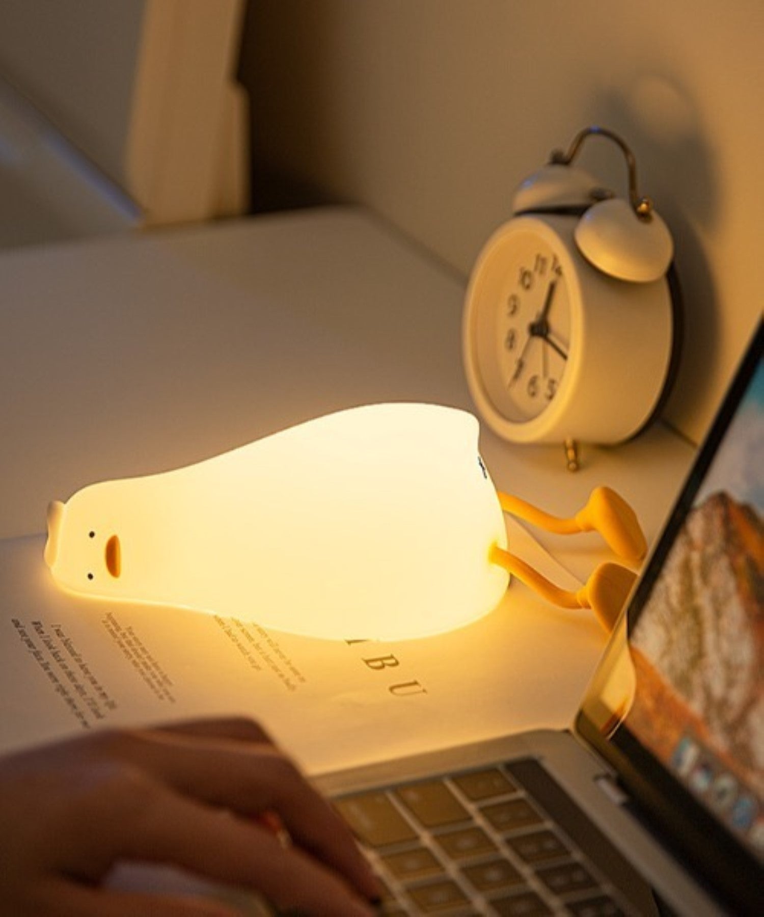 Aimoha Camouflage Tabletop Light USB Rechargeable Smartphone Stand [Non-returnable item]