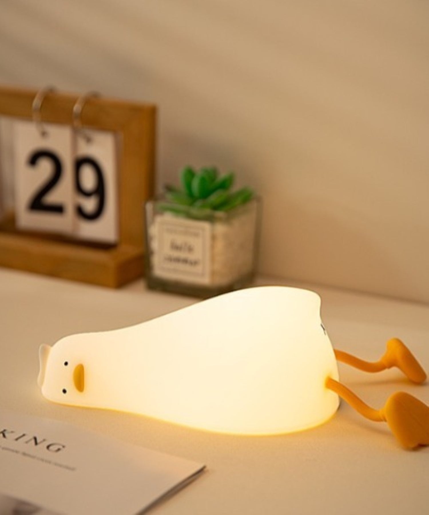 Aimoha Camouflage Tabletop Light USB Rechargeable Smartphone Stand [Non-returnable item]