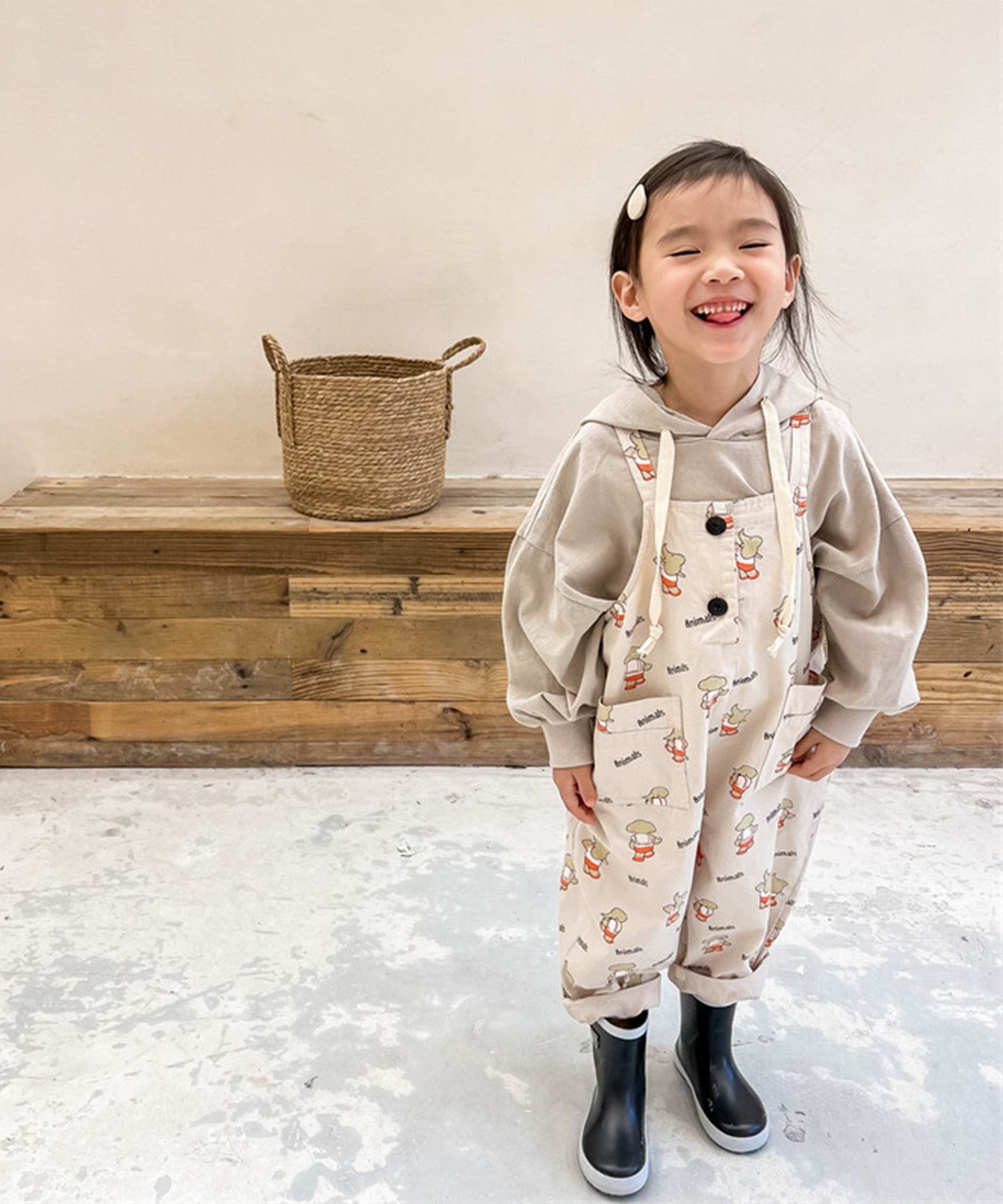 アイモハ aimoha aimohaーKIDSー 可愛い総柄プリントサロペット