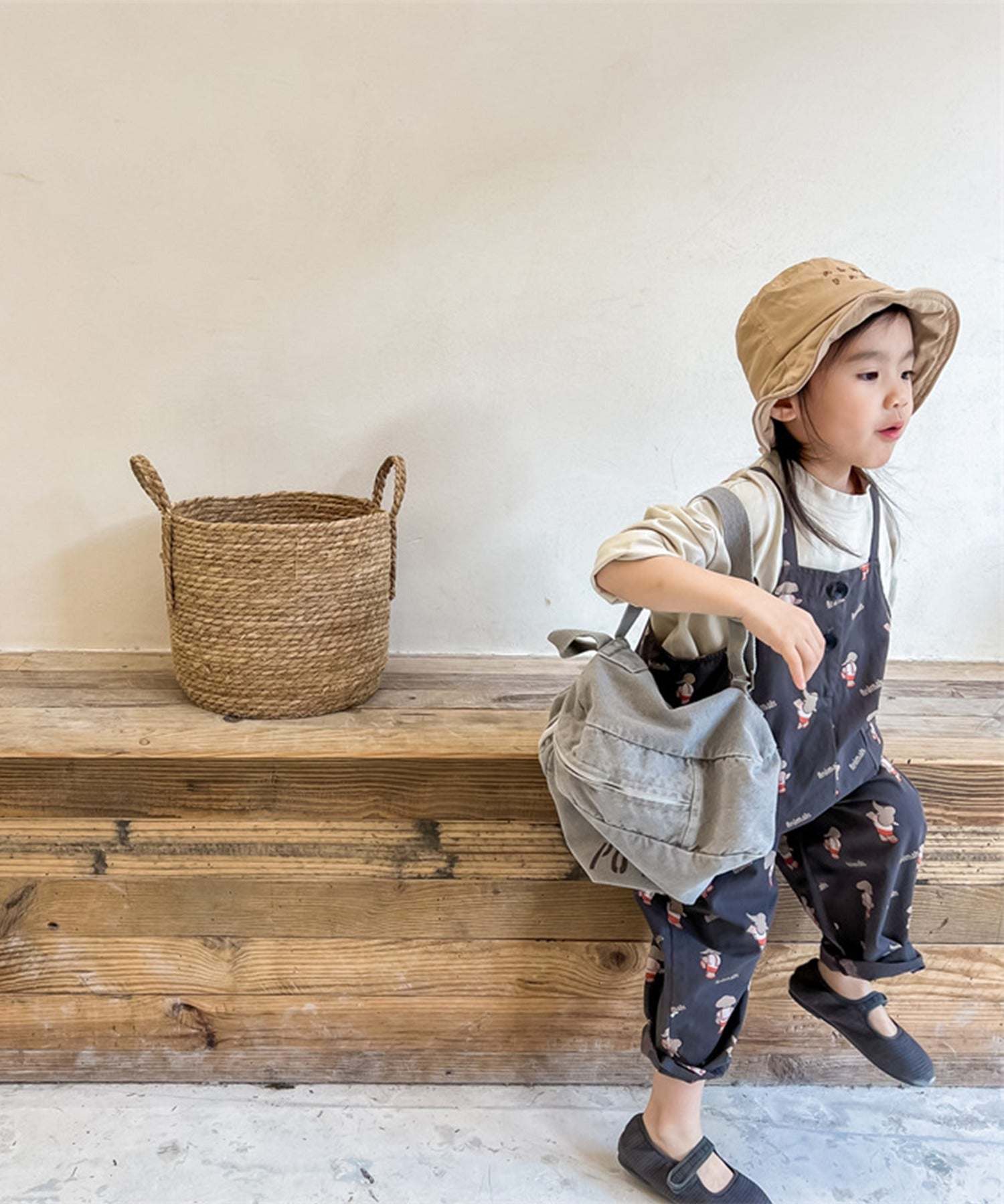 アイモハ aimoha aimohaーKIDSー 可愛い総柄プリントサロペット