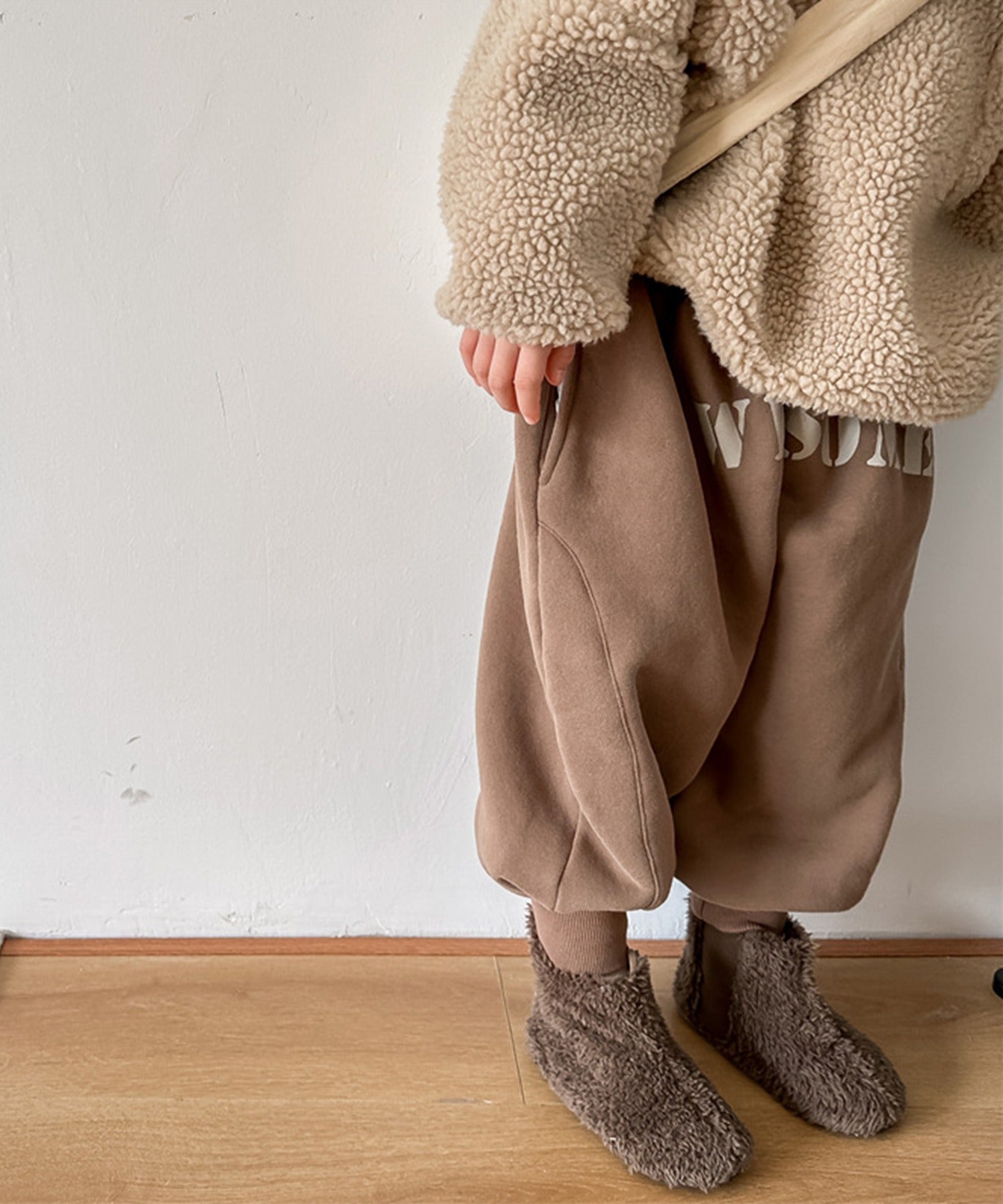aimoha 【aimoha-KIDS】 Korean children's clothing Unique English letter print fleece-lined sweatpants
