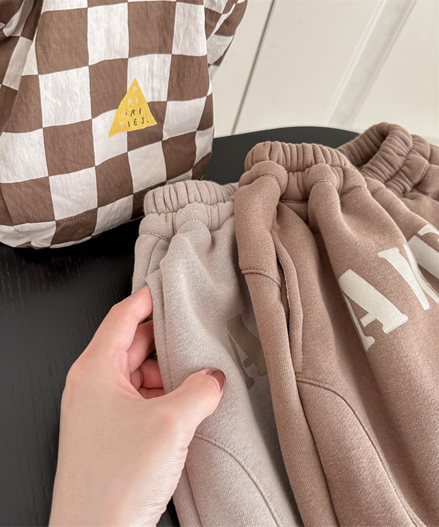 aimoha 【aimoha-KIDS】 Korean children's clothing Unique English letter print fleece-lined sweatpants