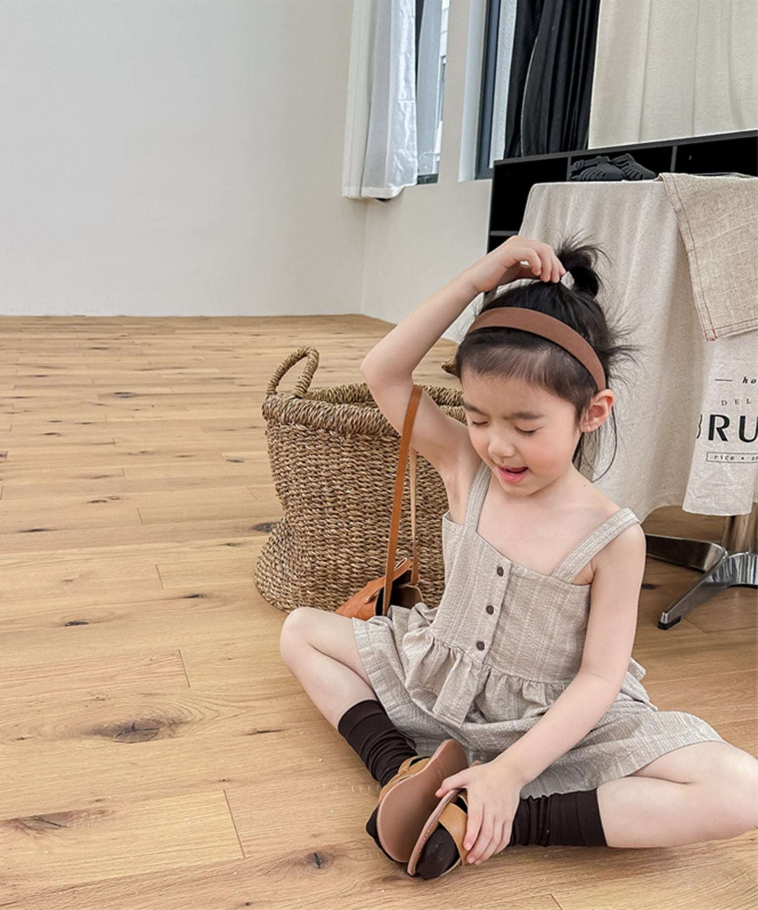 アイモハ aimoha 【aimohaーKIDSー】韓国子供服 無地裾フリルキャミソール+ショットパンツ セットアップ