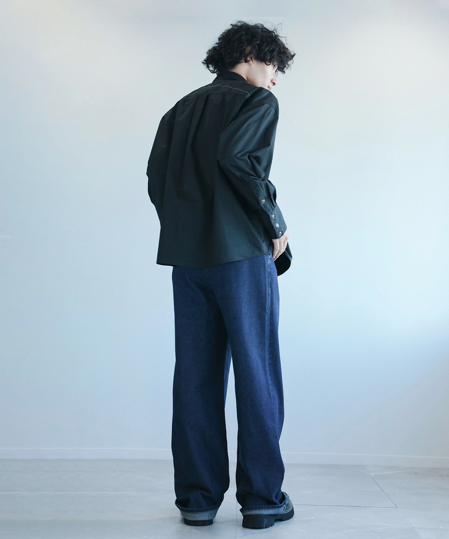 アイモハ aimoha aimoha men大版型背刺繡襯衫