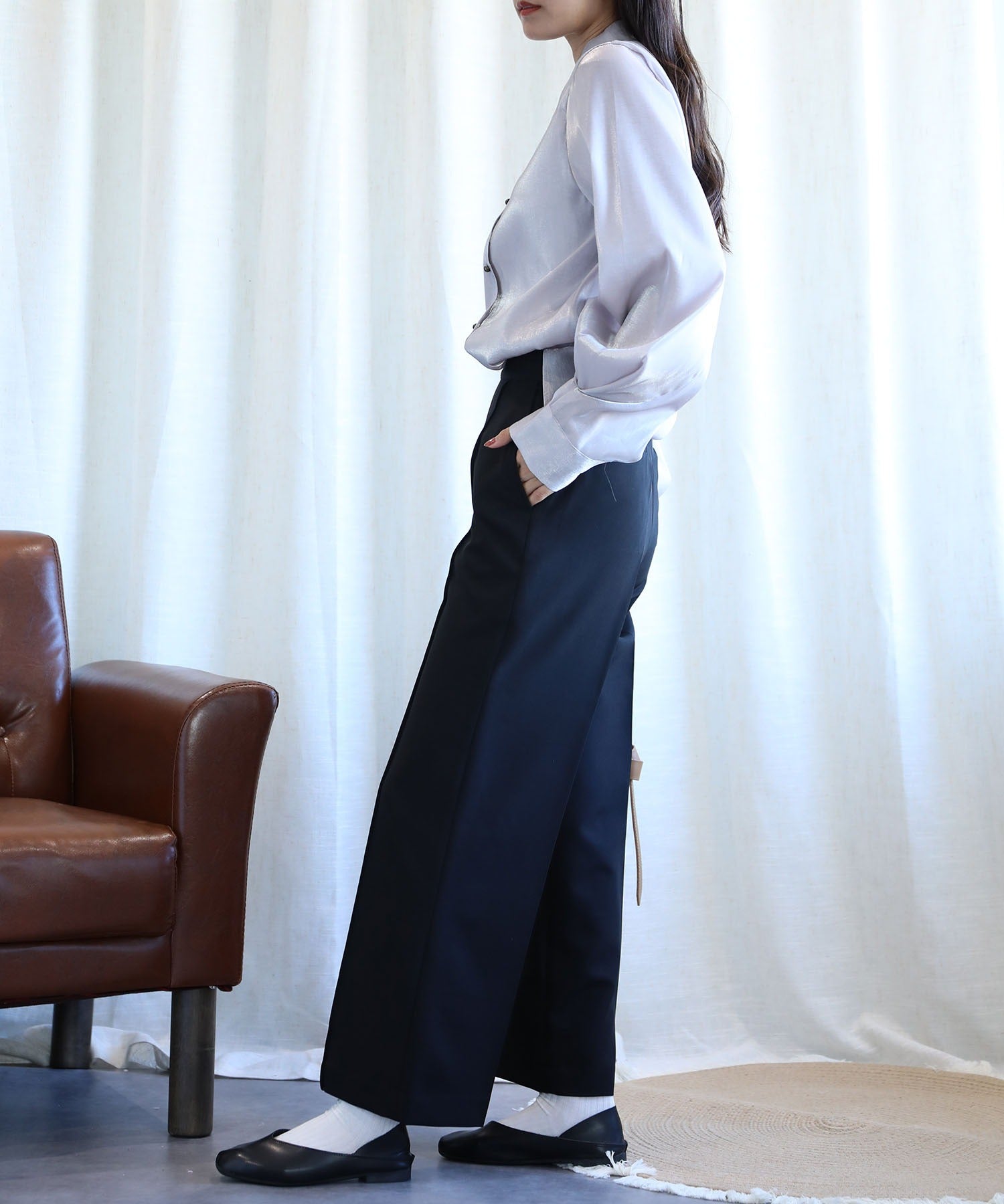 アイモハ aimoha aimoha/オリジナル光沢感バンドカラーブラウス