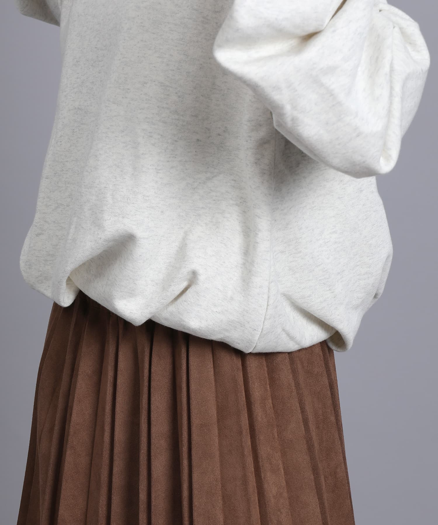 アイモハ aimoha aimoha/裏毛袖タックバルーンプルオーバー （アイボリー） アイボリー