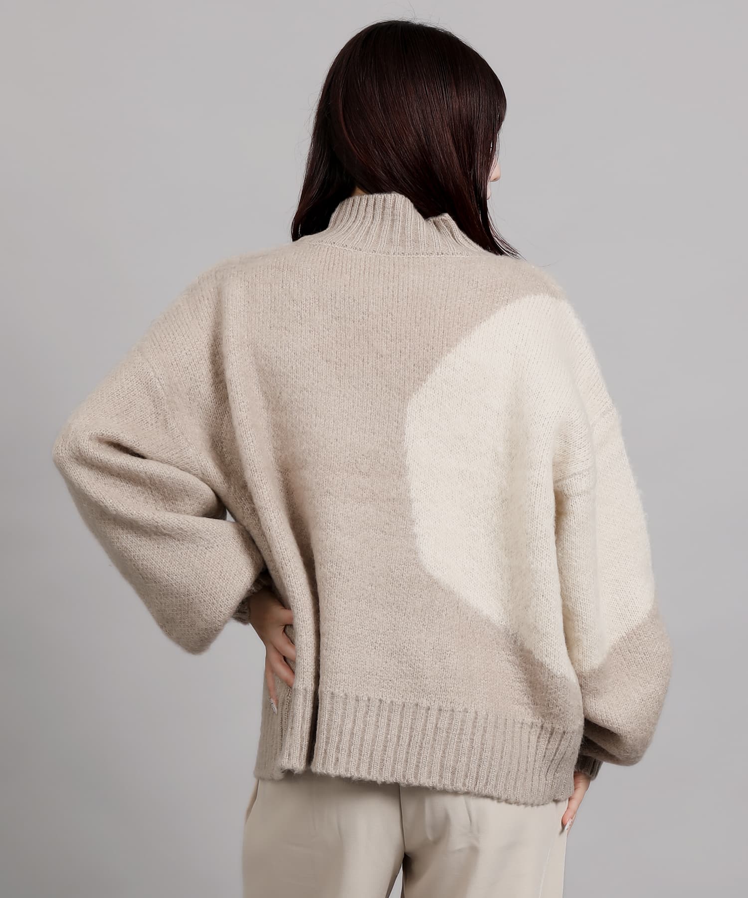 アイモハ aimoha aimoha/配色起毛モックネックニット （グレージュ） グレージュ