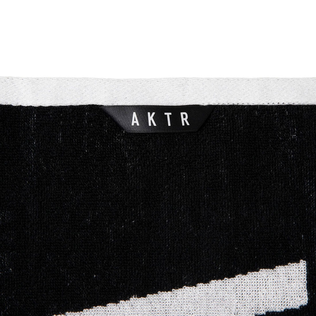 アクター AKTR スポーツタオル AKTR ロゴ（SPORTS TOWEL AKTR LOGO） （WH） WH