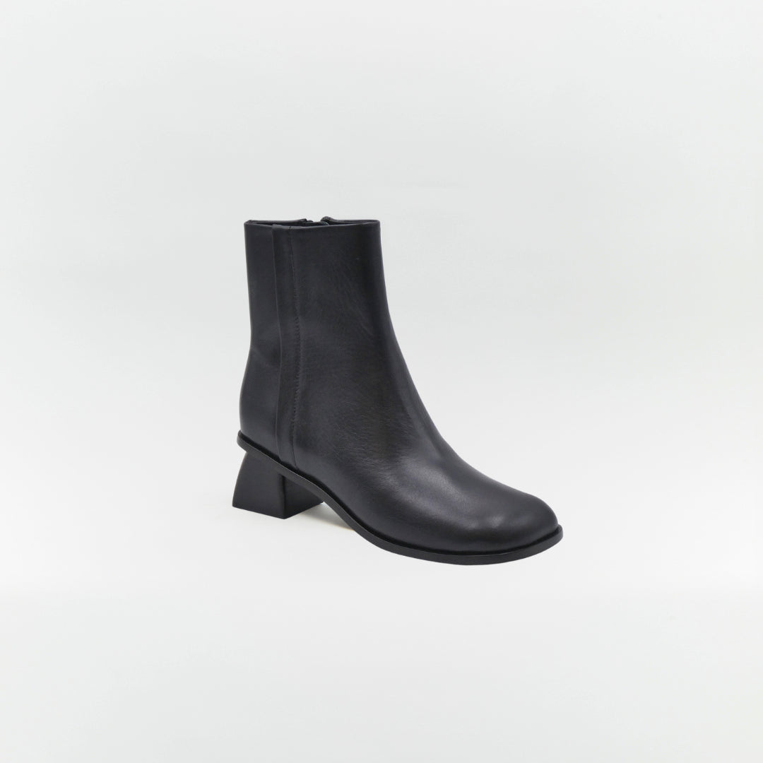 GRACE LEATHER BOOTS