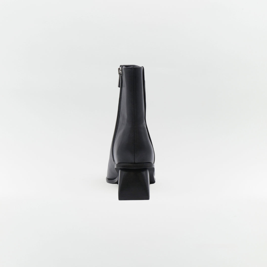GRACE LEATHER BOOTS