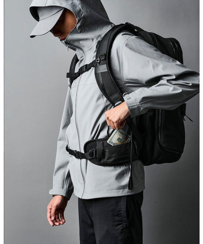 アルパカ ALPAKA 新商品/アルパカ/エレメンツトラベルバックパック/AXOFLUX/16インチPC/35L/ウエストベルト付【elem-tl-bp-axoflux】 （ブラック） ブラック