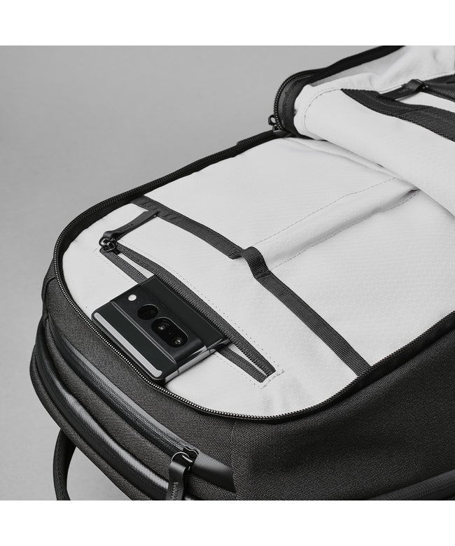 アルパカ ALPAKA 新商品/JALUX/アルパカ/elements backpack pro/エレメンツバックパックプロ/AXOFLUX/16インチPC/26L【elem-bp-p （ブラック） ブラック