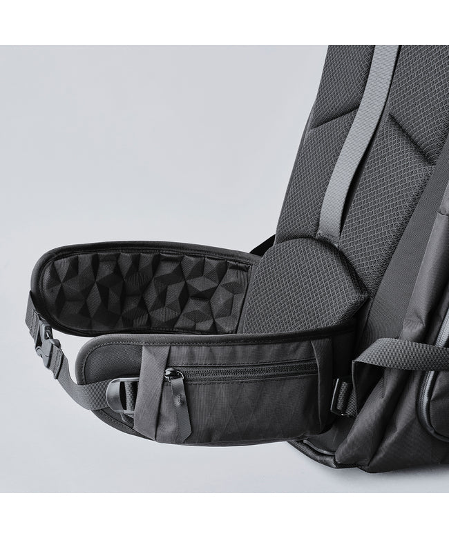 アルパカ ALPAKA 新商品/アルパカ/エレメンツトラベルバックパック/X-PAC/16インチPC/35L/ウエストベルト付【elem-tl-bp-bundle】 （ブラック） ブラック