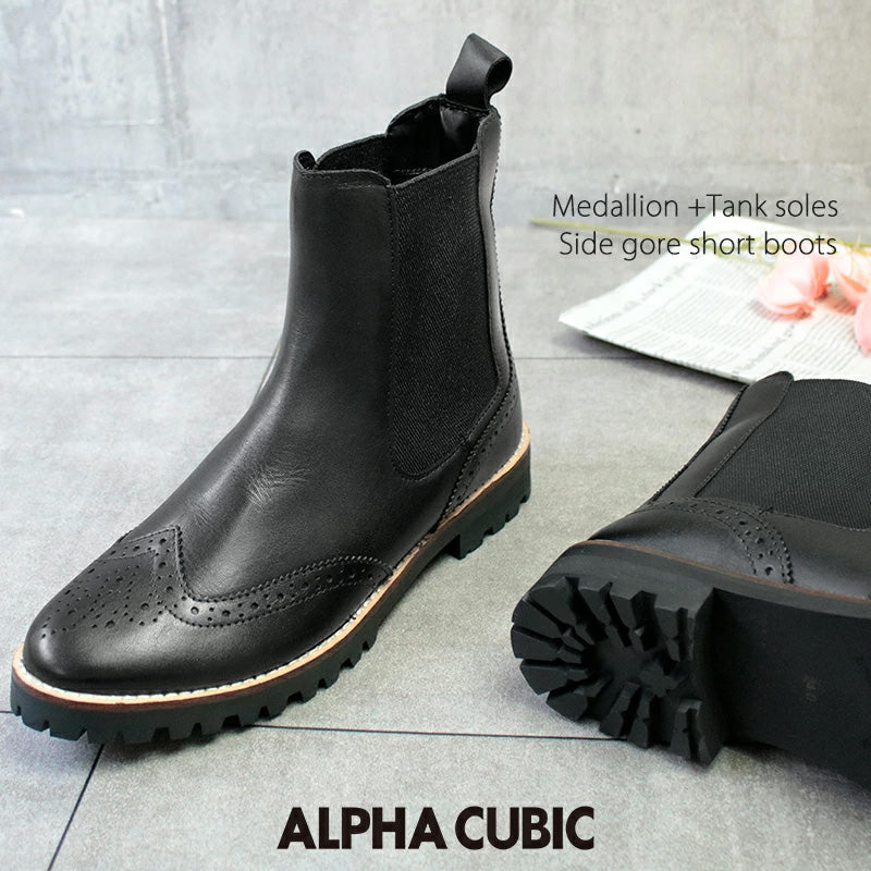 アルファキュービック ALPHA CUBIC Balancoire 本革 撥水 ウィングチップサイドゴアブーツ