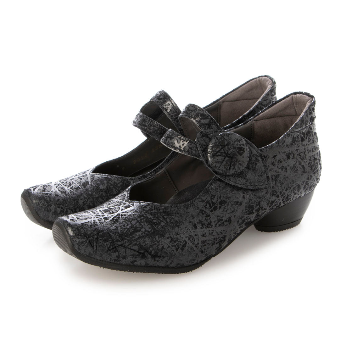 AMORA Wide instep belt heel pumps that are gentle on people with bunions