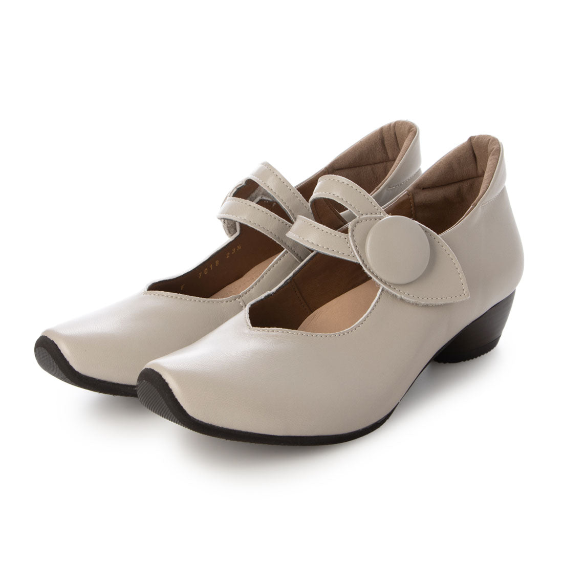 AMORA Wide instep belt heel pumps that are gentle on people with bunions