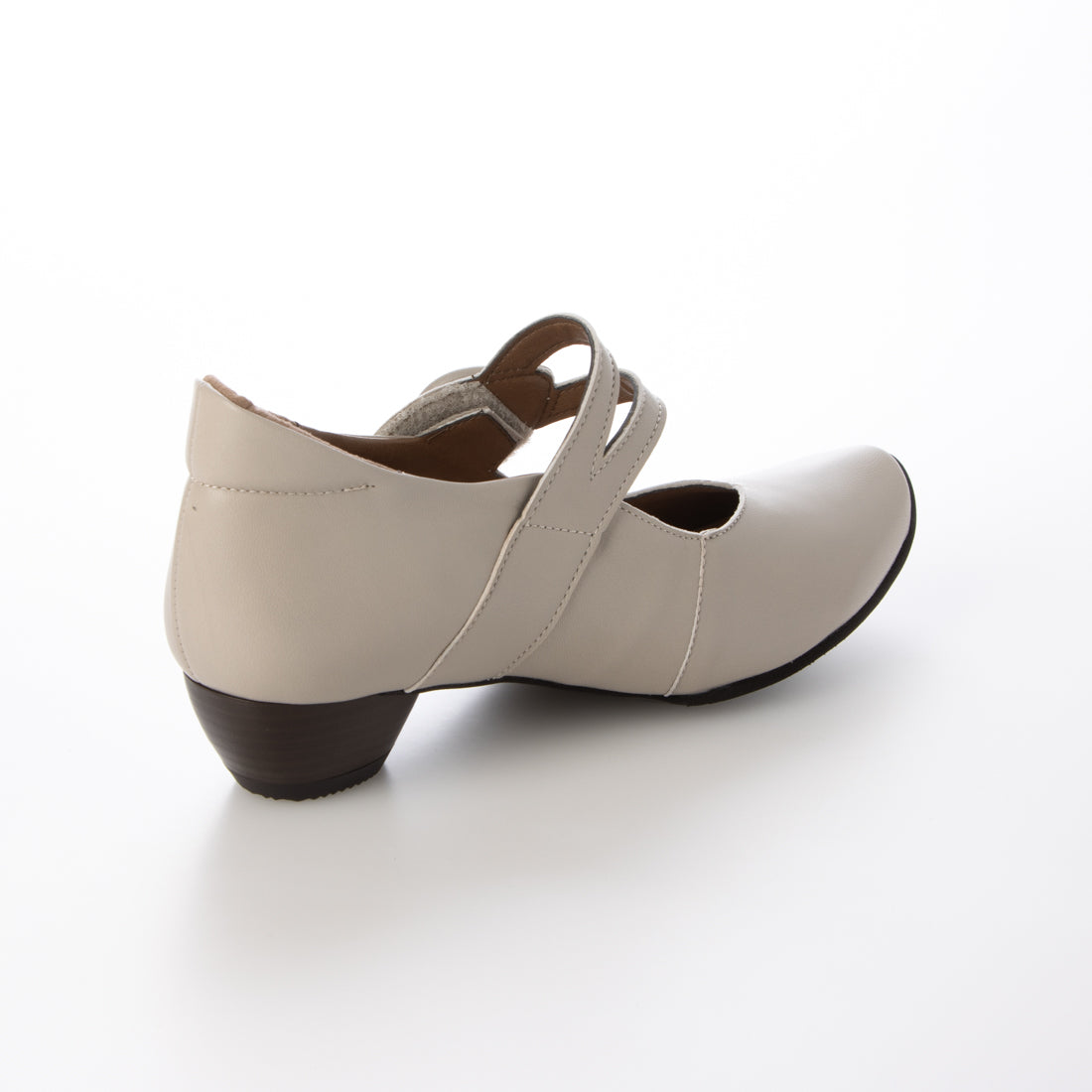 AMORA Wide instep belt heel pumps that are gentle on people with bunions