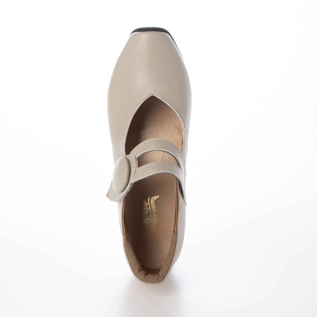 AMORA Wide instep belt heel pumps that are gentle on people with bunions
