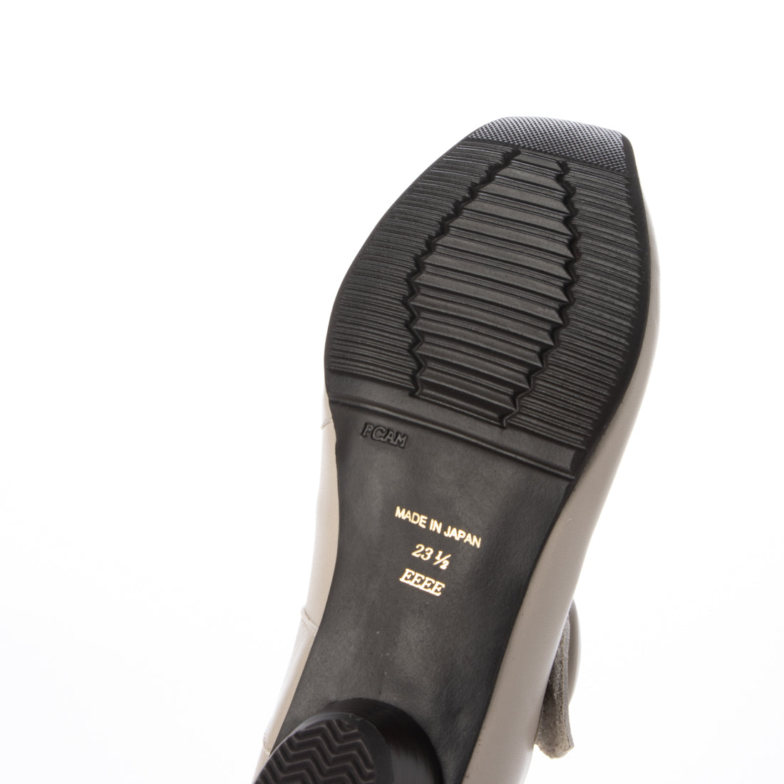 AMORA Wide instep belt heel pumps that are gentle on people with bunions