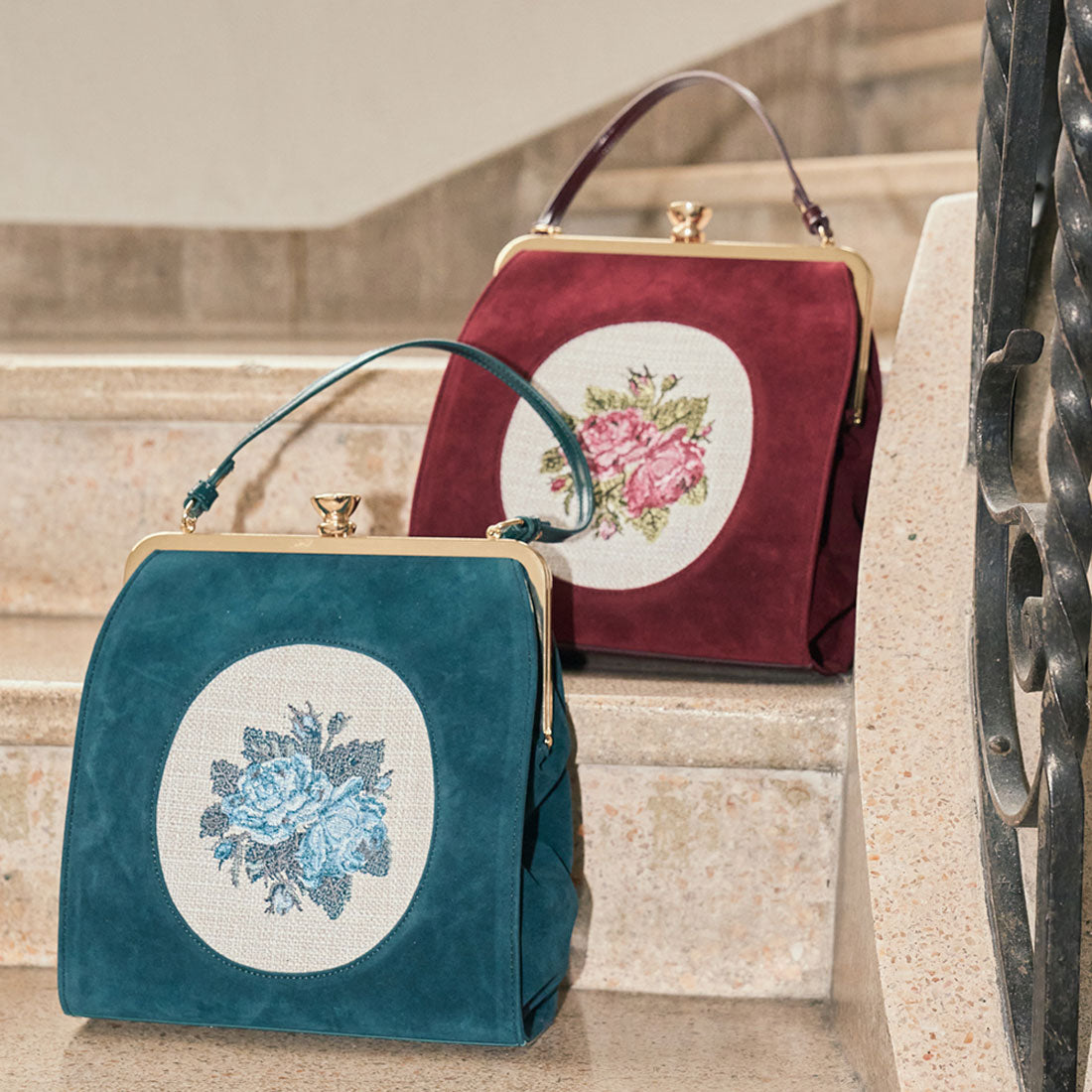 アンアナザーアンジェラス an another angelus カメオローズ刺繍スクエアがま口バッグ （BORDEAUX） BORDEAUX