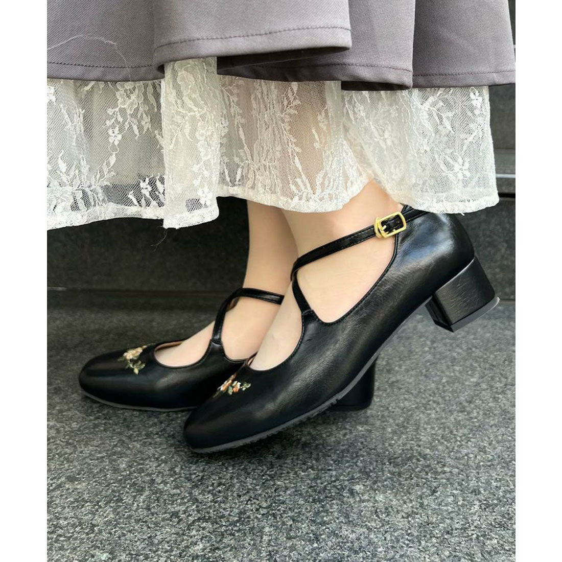 アンアナザーアンジェラス an another angelus 刺繍入りクロスストラップパンプス （BLACK） BLACK