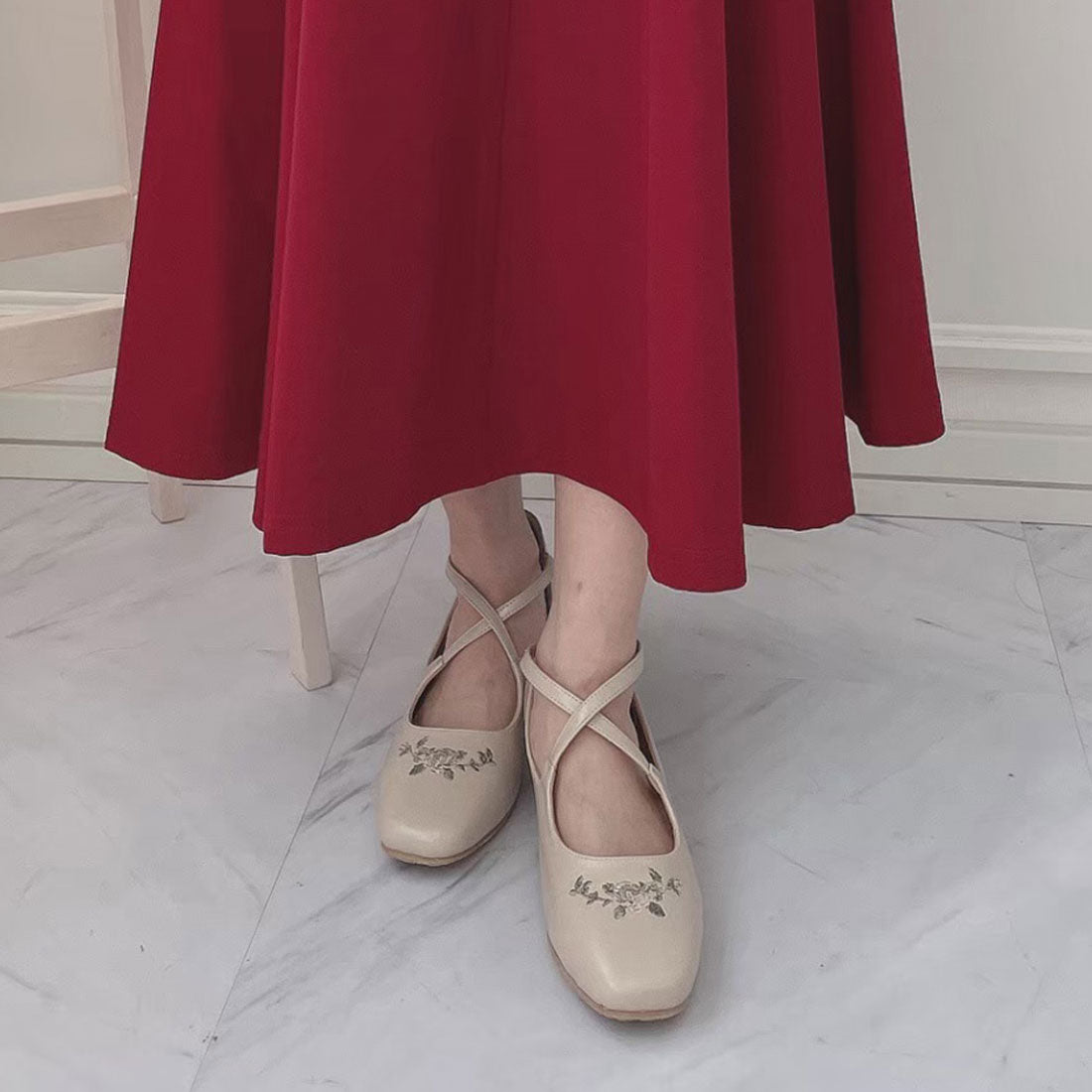 アンアナザーアンジェラス an another angelus 刺繍入りクロスストラップパンプス （IVORY） IVORY