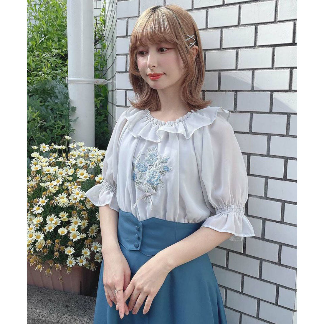 アンアナザーアンジェラス an another angelus ブーケ刺繍オフショルブラウス【洗える】 （BLUE GRAY） BLUE GRAY