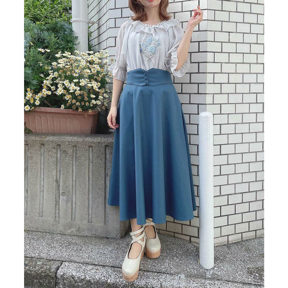 アンアナザーアンジェラス an another angelus ブーケ刺繍オフショルブラウス【洗える】 （BLUE GRAY） BLUE GRAY