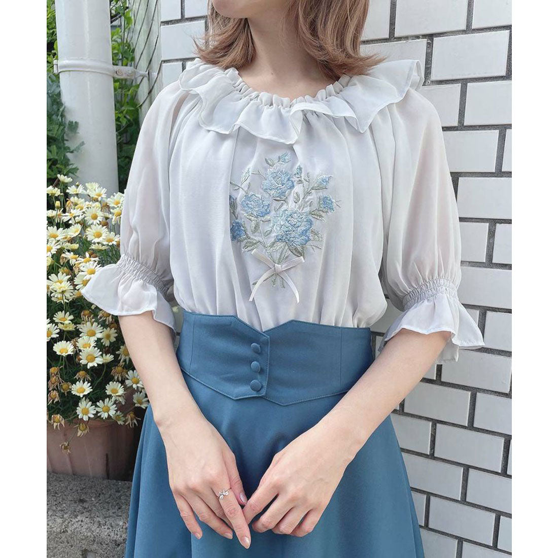 アンアナザーアンジェラス an another angelus ブーケ刺繍オフショルブラウス【洗える】 （BLUE GRAY） BLUE GRAY