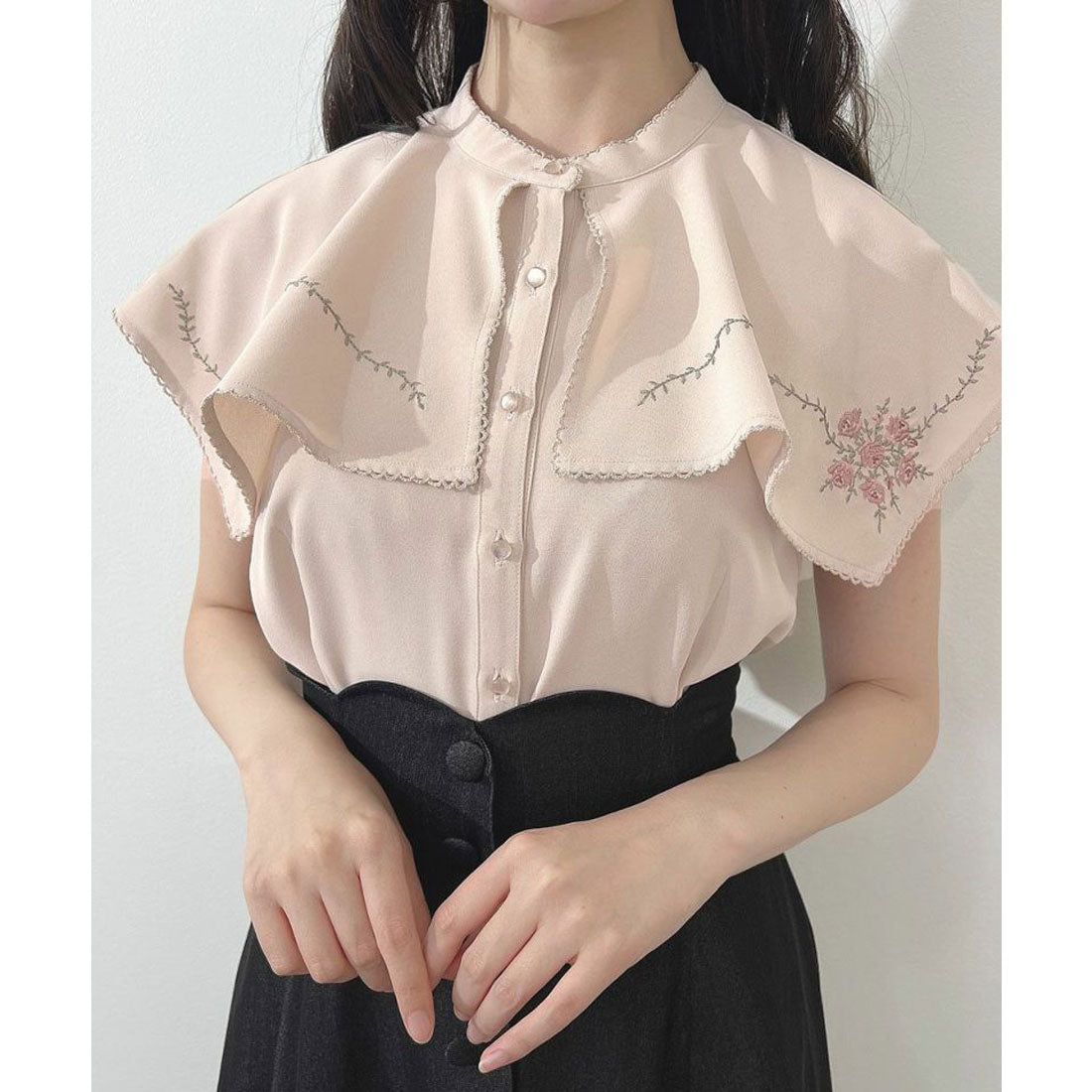 アンアナザーアンジェラス an another angelus 【洗える】スクエアケープ衿ローズ刺繍ブラウス （PINK BEIGE） PINK BEIGE