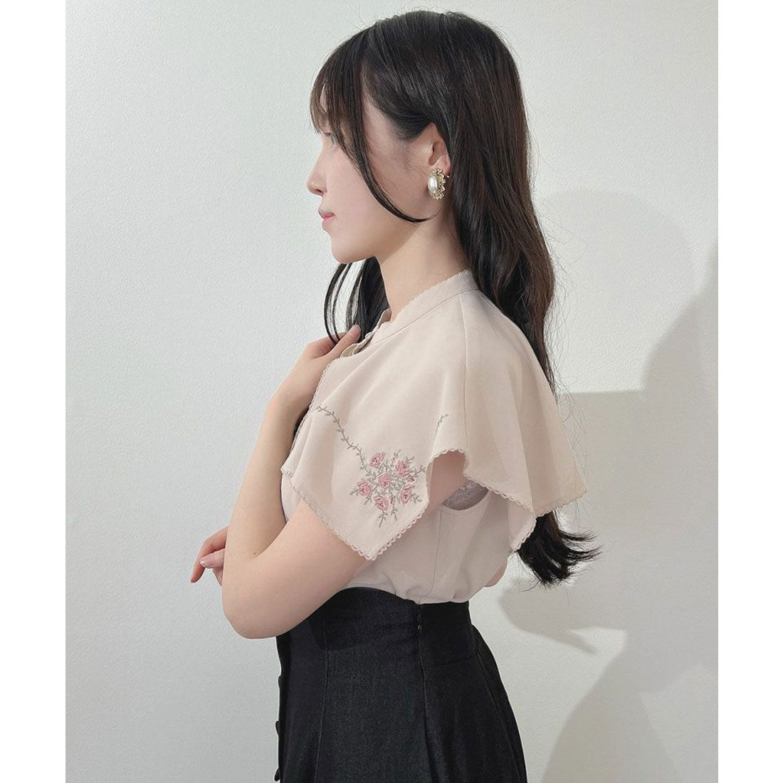 アンアナザーアンジェラス an another angelus 【洗える】スクエアケープ衿ローズ刺繍ブラウス （PINK BEIGE） PINK BEIGE